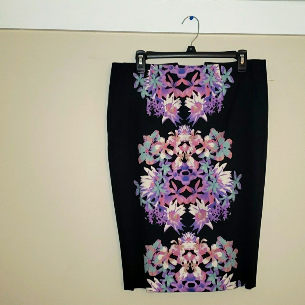 Mossimo pencil skirt  black w pastel floral print size 12